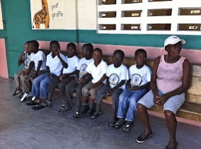 haiti-children-in-line